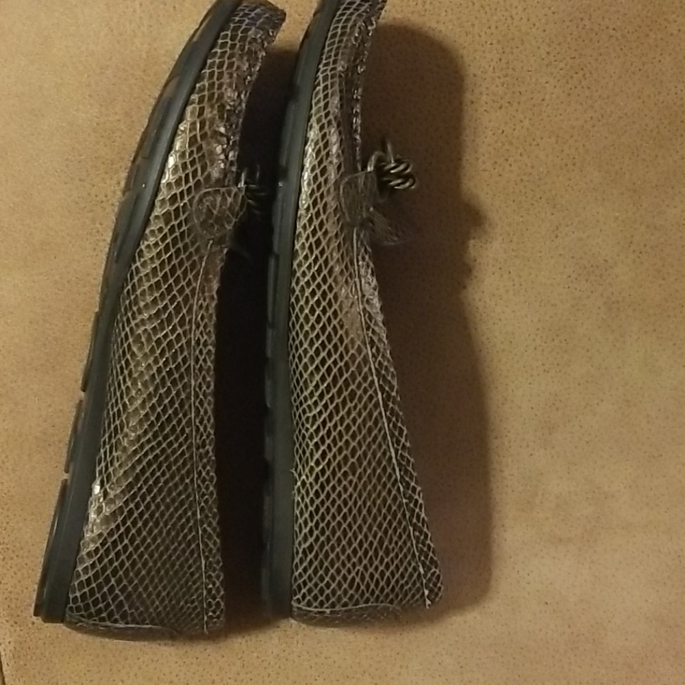 IF THE SHOE FITS, WEAR IT❣️Snake skin style Stuart Weitzman shoes - Picture 6 of 9